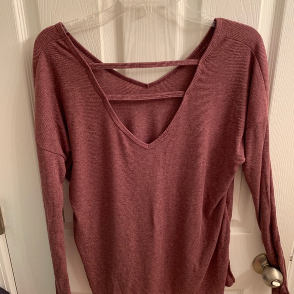 Burgundy V back Loose Top - Picture 4 of 5